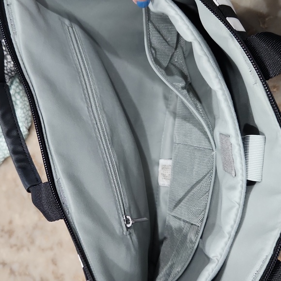 Black and White Laptop Bag - Picture 5 of 5